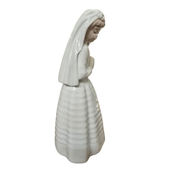 Nao Lladro First Communion Girl 9" Figurine Porcelain Prayer - Picture 7 of 8